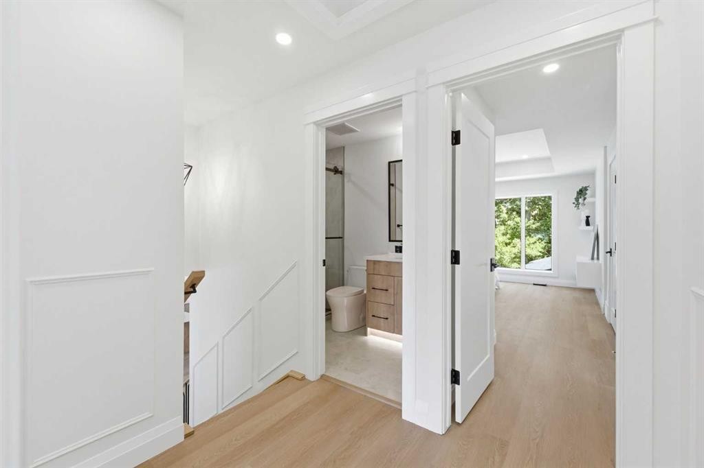 3375 Breton Close Nw, Calgary, AB - Indoor Photo Showing Other Room
