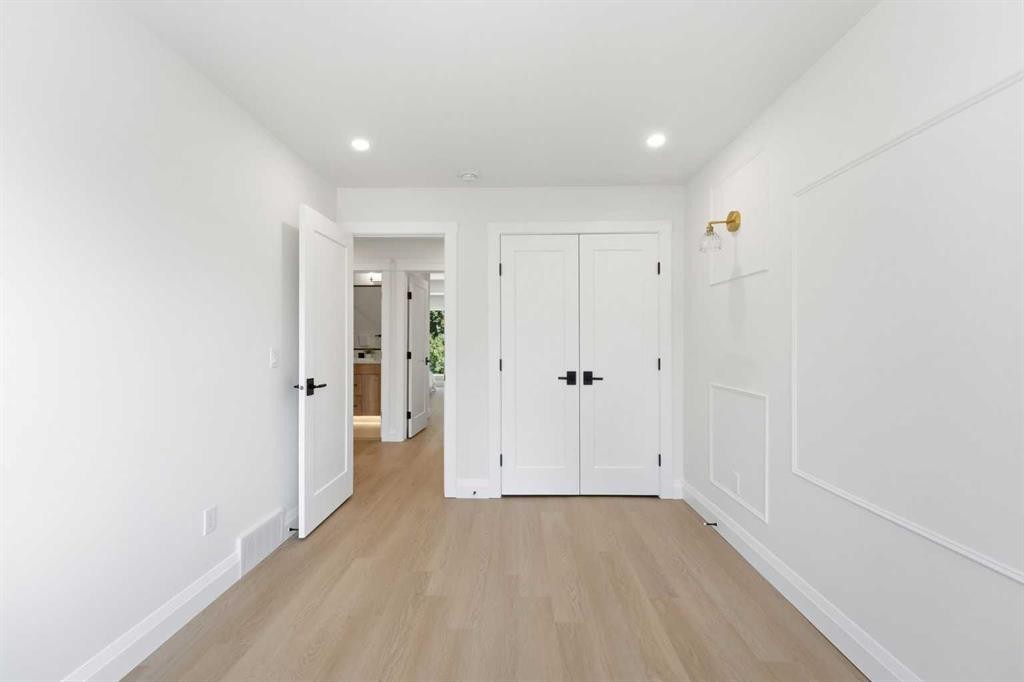 3375 Breton Close Nw, Calgary, AB - Indoor Photo Showing Other Room