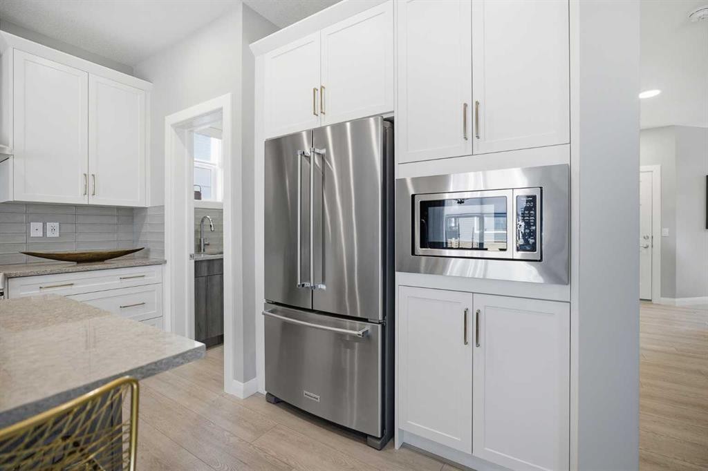 468 Dawson Circle, Chestermere, AB - Indoor Photo Showing Kitchen With Stainless Steel Kitchen With Upgraded Kitchen