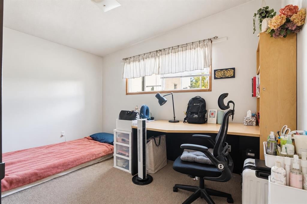 1612 24 Avenue Nw, Calgary, AB - Indoor Photo Showing Office