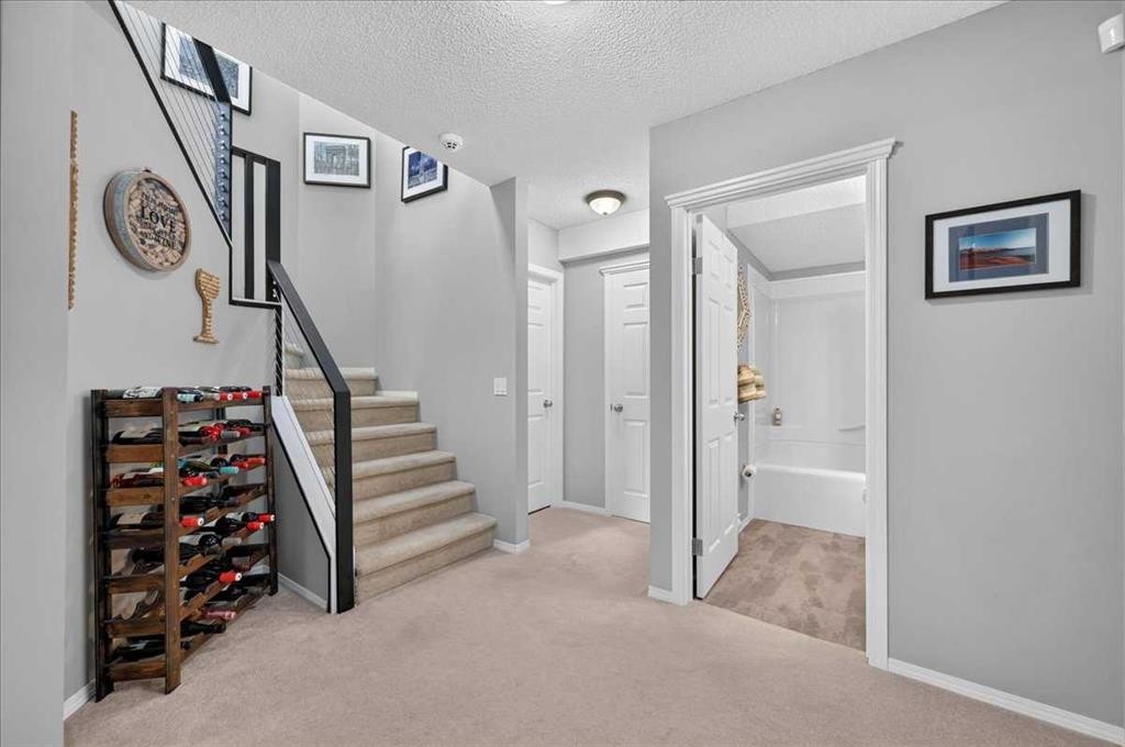 212 Cresthaven Place Sw, Calgary, AB - Indoor Photo Showing Other Room
