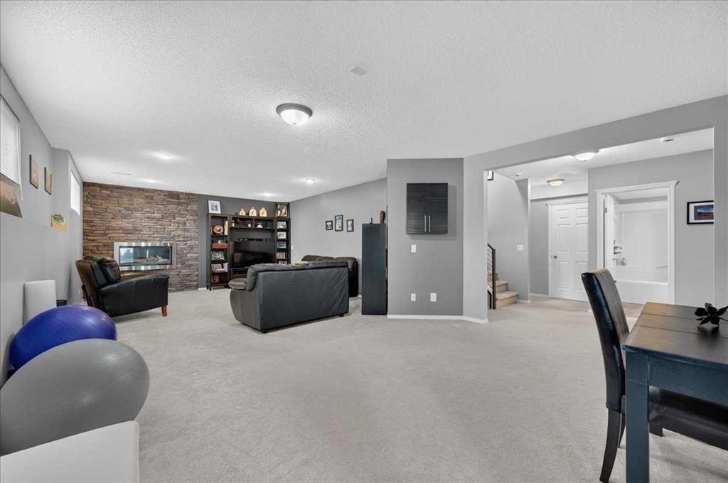 212 Cresthaven Place Sw, Calgary, AB - Indoor