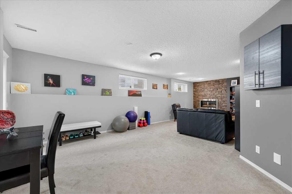 212 Cresthaven Place Sw, Calgary, AB - Indoor