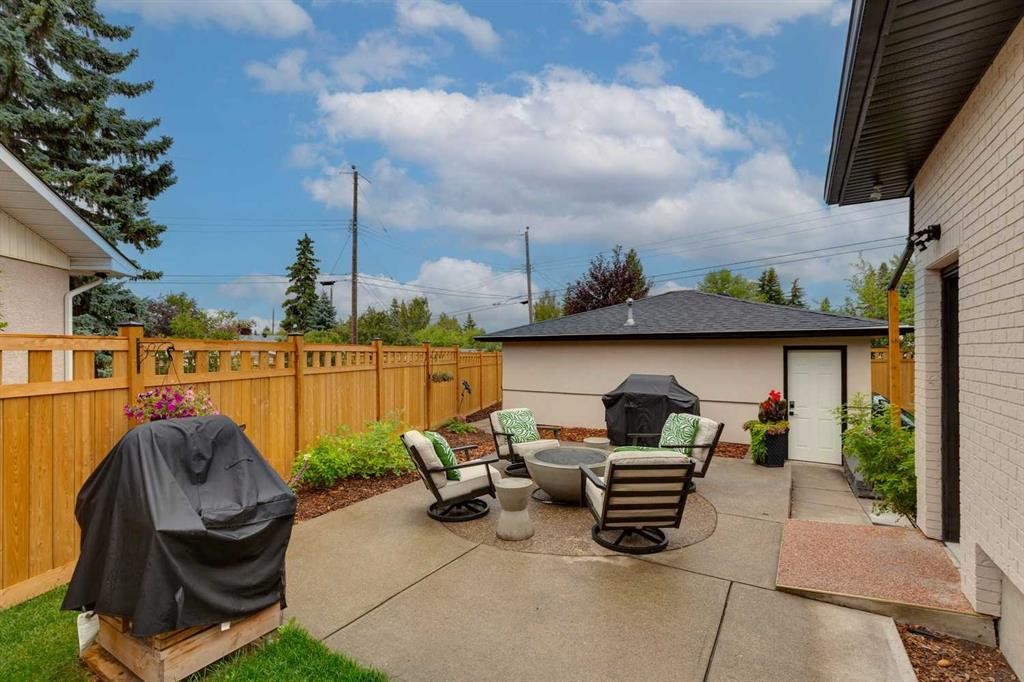 14 Butte Place Nw, Calgary, AB - Outdoor With Deck Patio Veranda