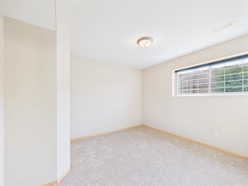 181 Panamount Hill Nw, Calgary, AB - Indoor Photo Showing Other Room