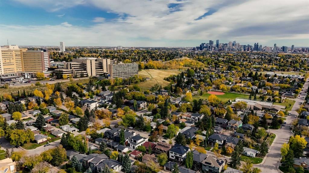 3307 7 Avenue Nw, Calgary, AB - Outdoor With View