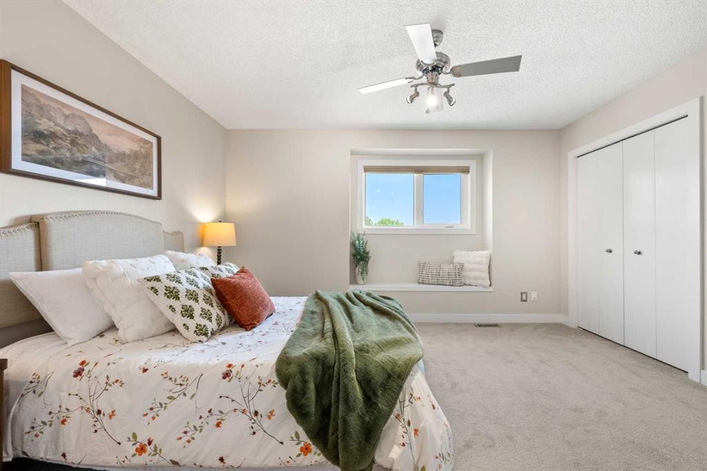 19 Macewan Meadow Crescent Nw, Calgary, AB - Indoor Photo Showing Bedroom
