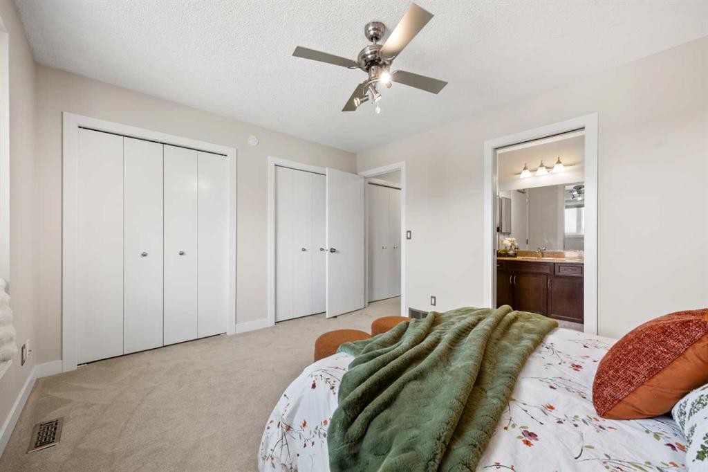 19 Macewan Meadow Crescent Nw, Calgary, AB - Indoor Photo Showing Bedroom