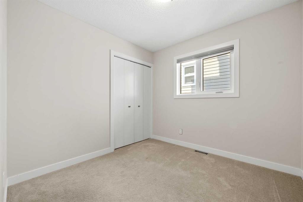 19 Macewan Meadow Crescent Nw, Calgary, AB - Indoor Photo Showing Other Room