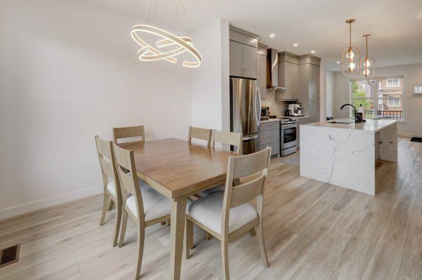 174 Rowley Gate Nw, Calgary, AB - Indoor Photo Showing Other Room