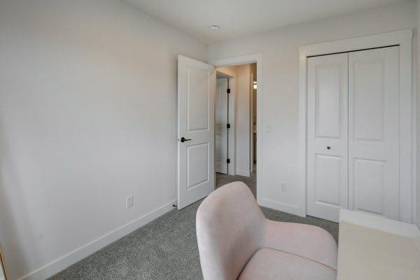 174 Rowley Gate Nw, Calgary, AB - Indoor