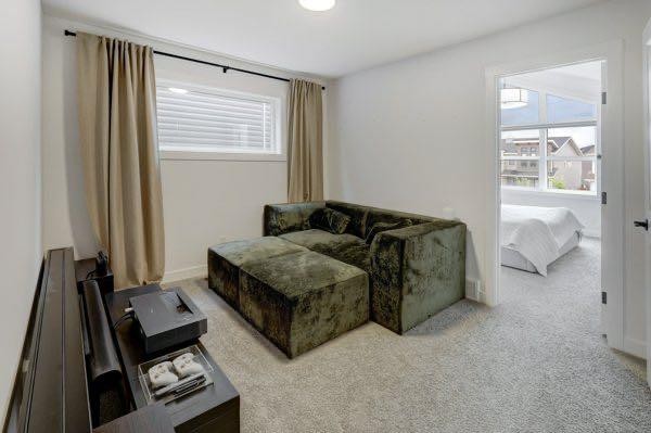 174 Rowley Gate Nw, Calgary, AB - Indoor