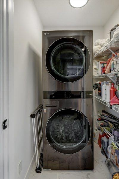 174 Rowley Gate Nw, Calgary, AB - Indoor Photo Showing Laundry Room