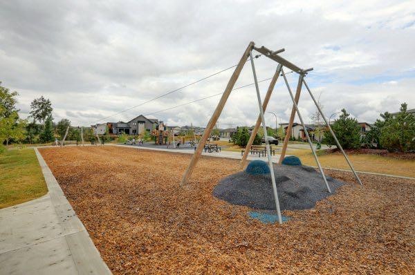 174 Rowley Gate Nw, Calgary, AB - Outdoor