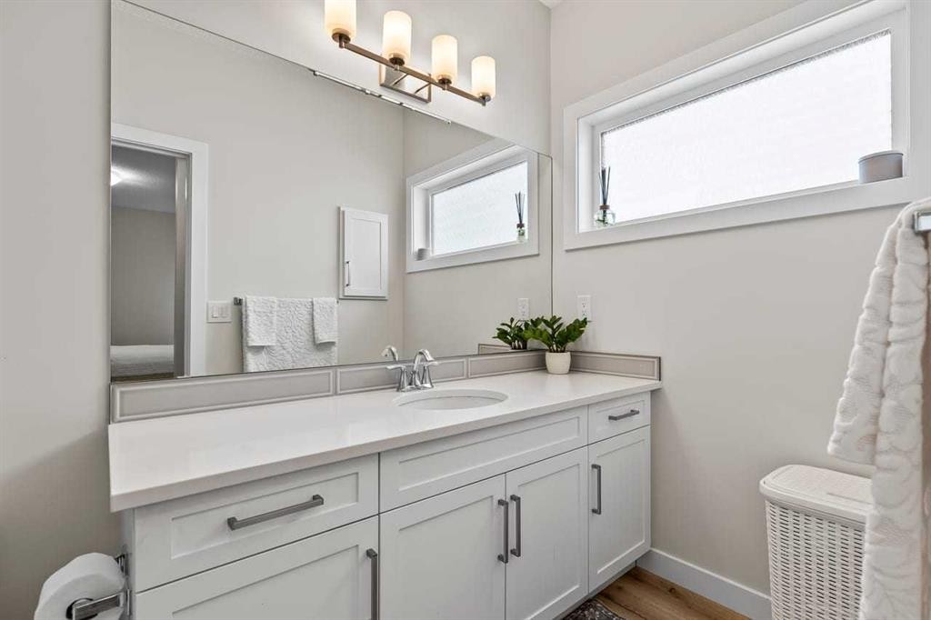 119 Walgrove Green Se, Calgary, AB - Indoor Photo Showing Bathroom