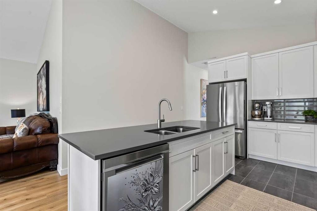 119 Walgrove Green Se, Calgary, AB - Indoor Photo Showing Kitchen With Double Sink