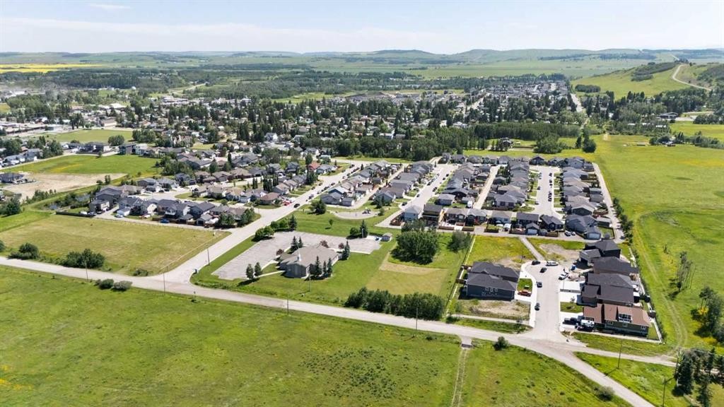 12 Country Meadows Cove, Diamond Valley, AB