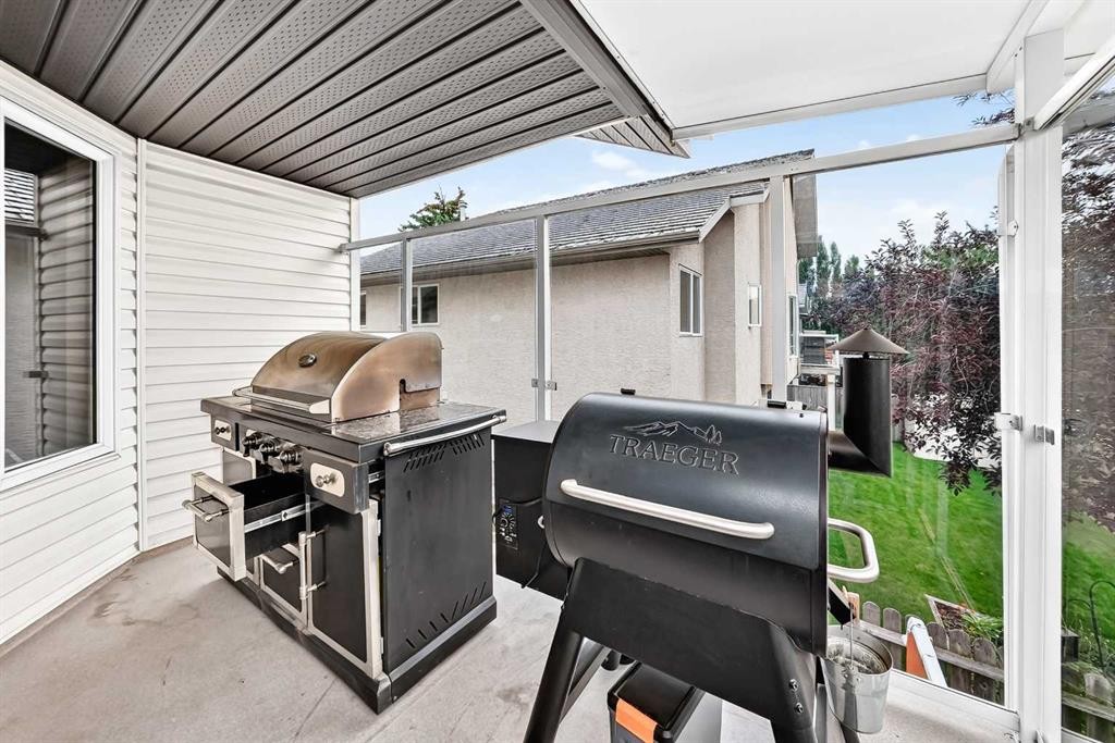 61 West Edge Road, Cochrane, AB - Outdoor With Exterior