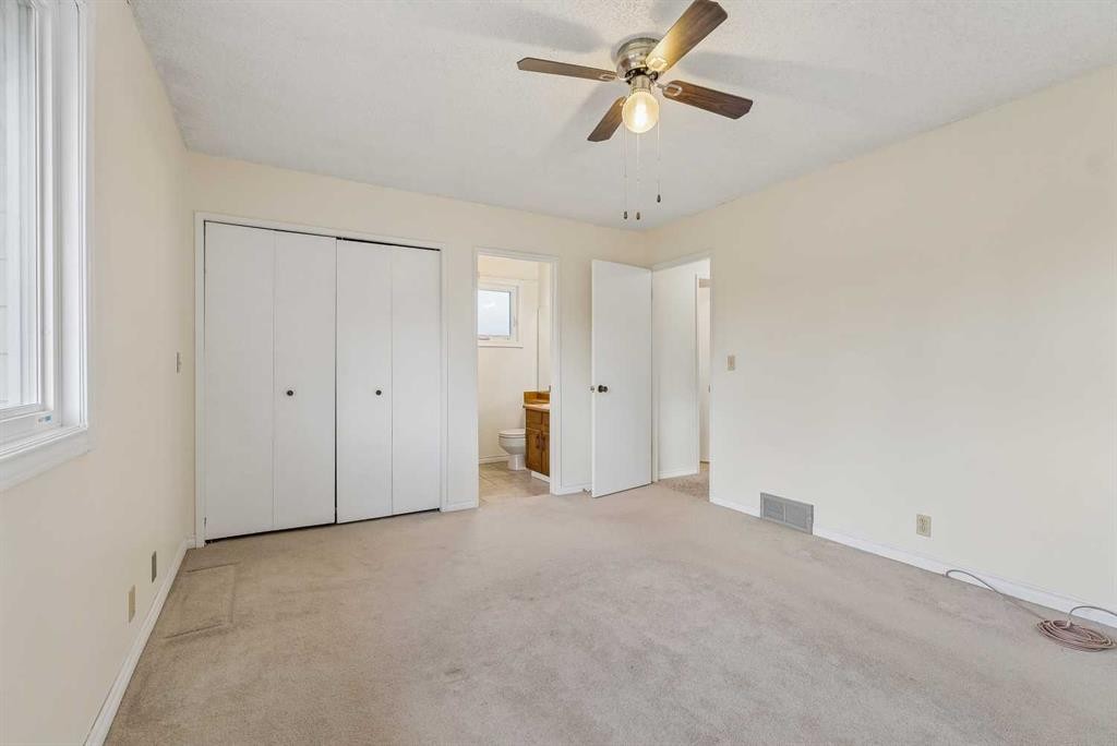 1491 Berkley Drive Nw, Calgary, AB - Indoor Photo Showing Other Room