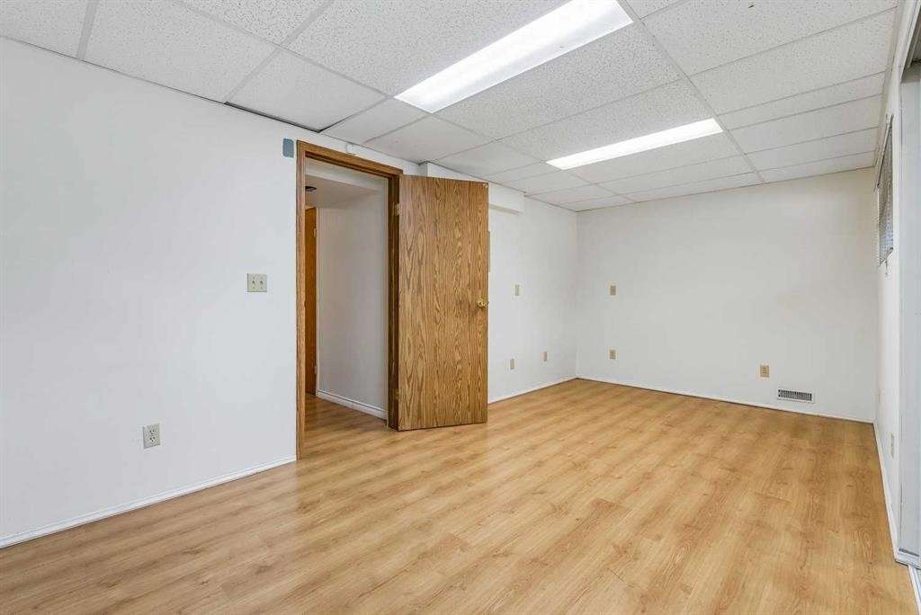 1491 Berkley Drive Nw, Calgary, AB - Indoor
