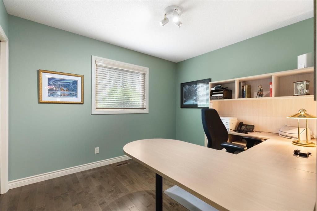 311 Woodhaven Bay Sw, Calgary, AB - Indoor