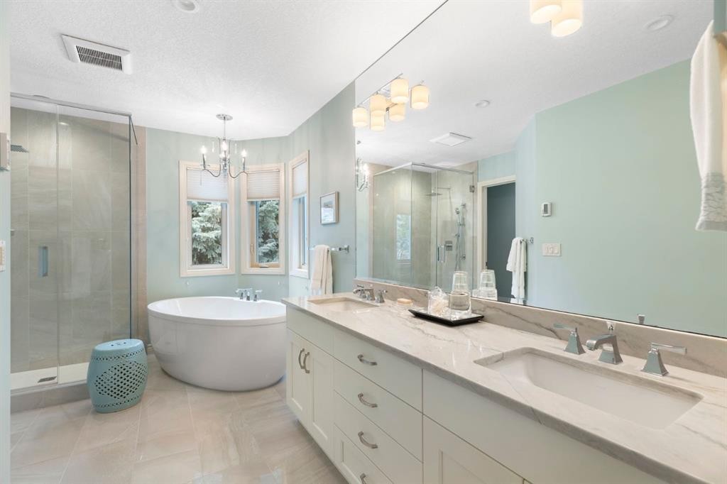311 Woodhaven Bay Sw, Calgary, AB - Indoor Photo Showing Bathroom