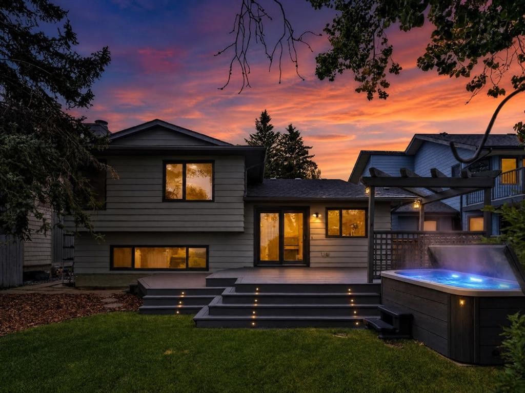 76 Deermoss Crescent Se, Calgary, AB - Outdoor
