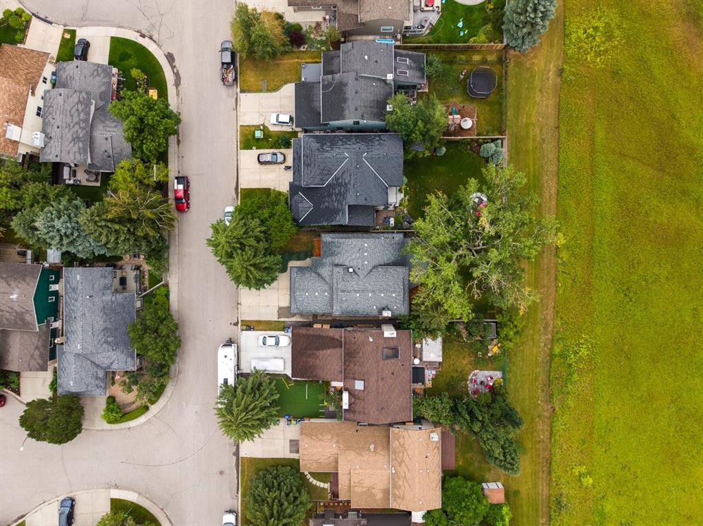 76 Deermoss Crescent Se, Calgary, AB - Outdoor With View
