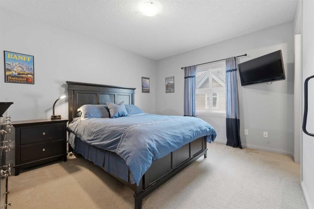804 Wentworth Villas Sw, Calgary, AB - Indoor Photo Showing Bedroom