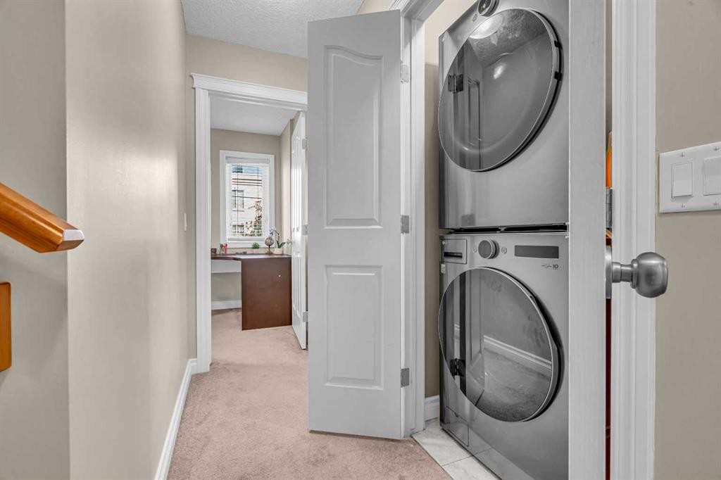 2-821 Mcdougall Road Ne, Calgary, AB - Indoor Photo Showing Laundry Room