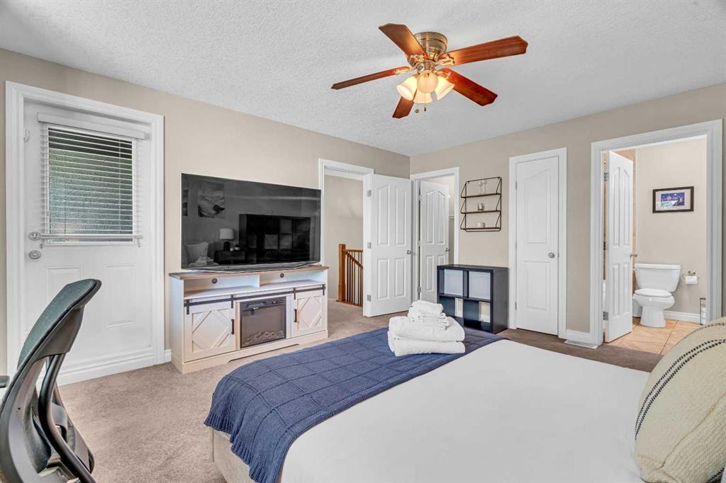 2-821 Mcdougall Road Ne, Calgary, AB - Indoor Photo Showing Bedroom