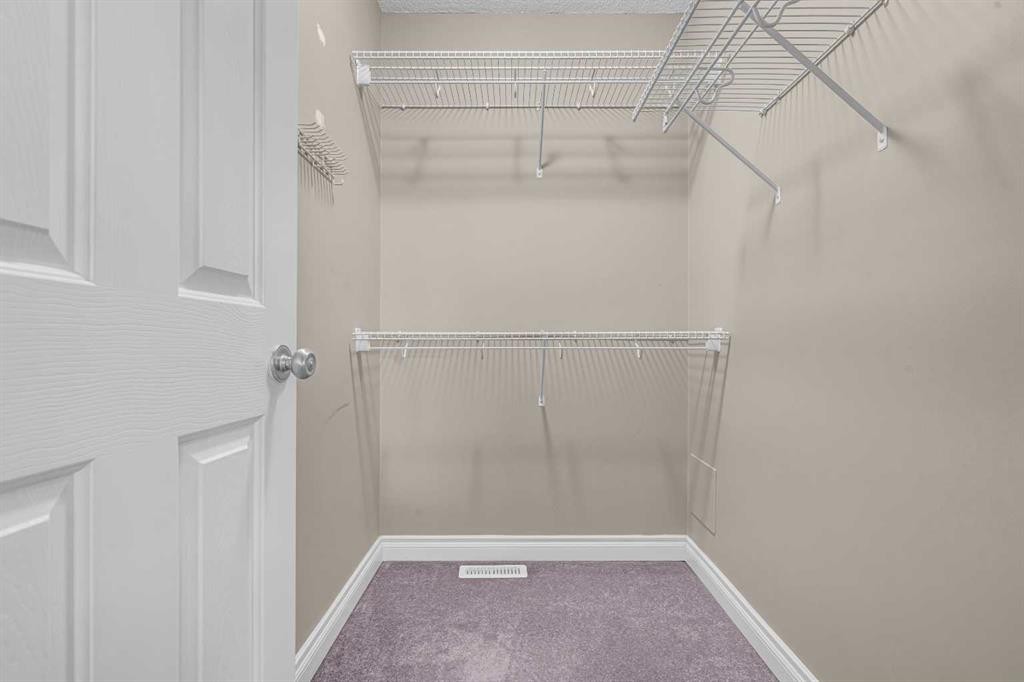 2-821 Mcdougall Road Ne, Calgary, AB - Indoor With Storage