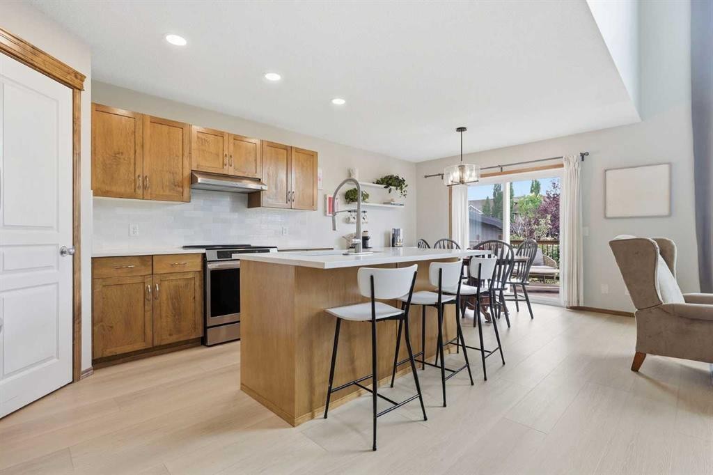 38 Chapman Close Se, Calgary, AB
