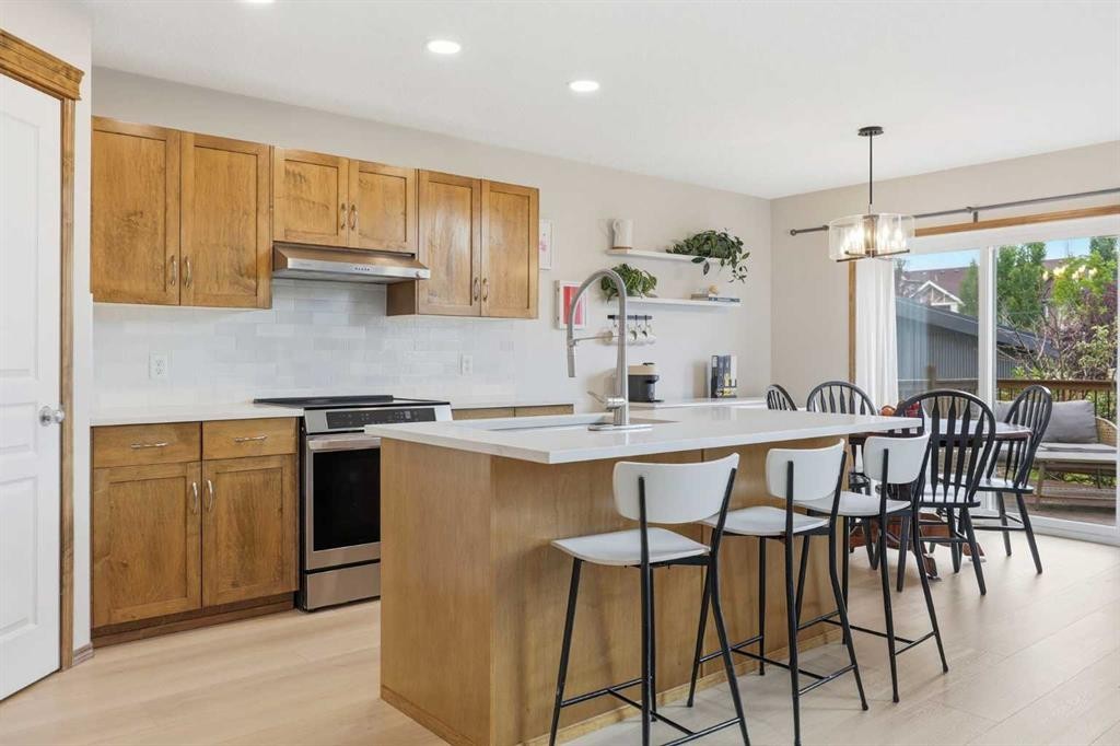 38 Chapman Close Se, Calgary, AB