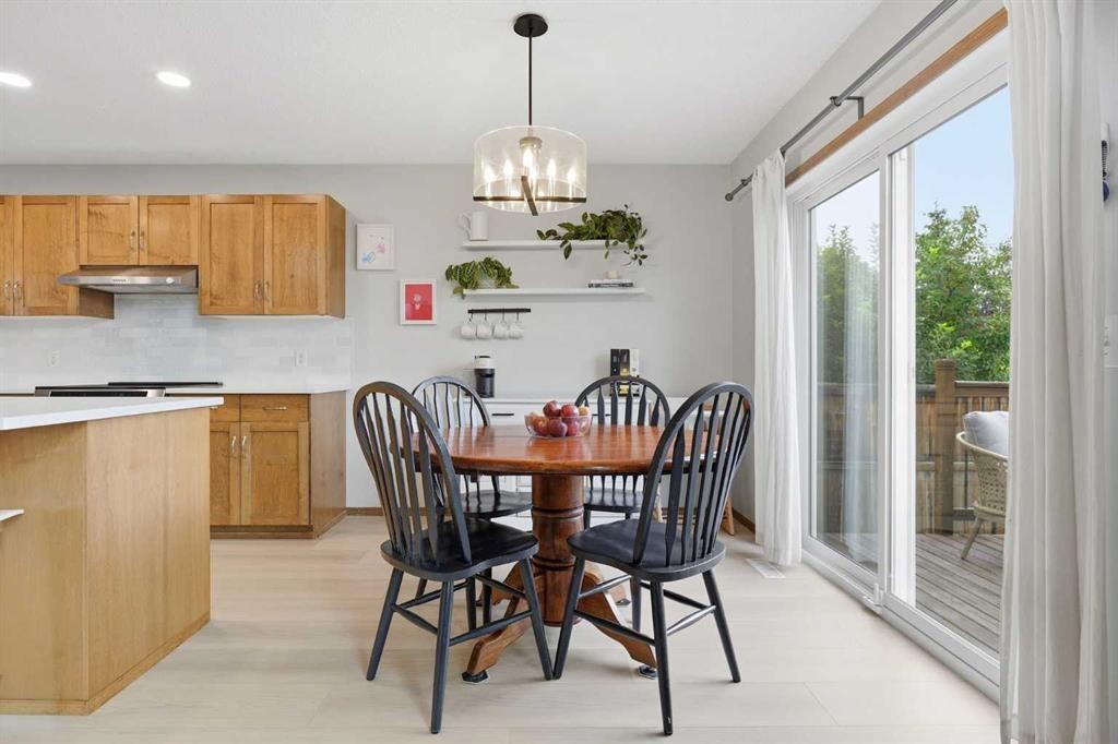 38 Chapman Close Se, Calgary, AB