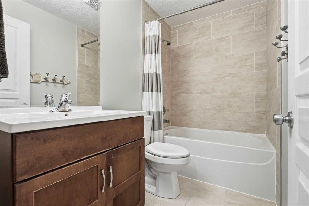 38 Chapman Close Se, Calgary, AB