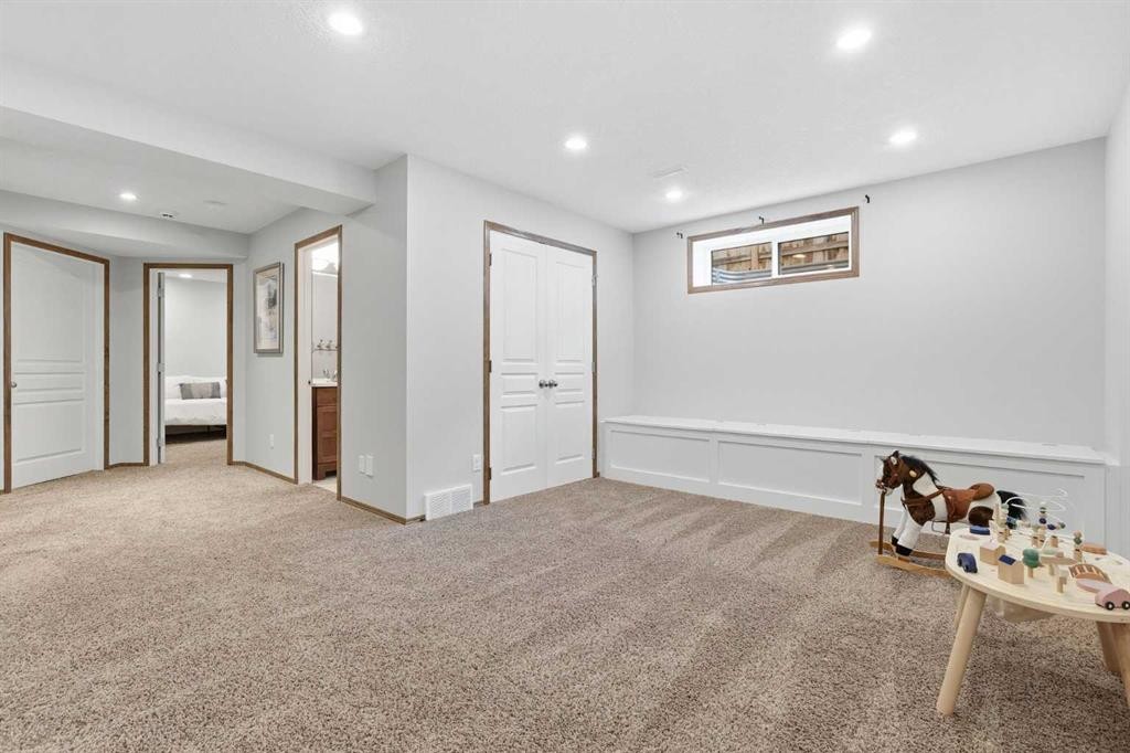 38 Chapman Close Se, Calgary, AB