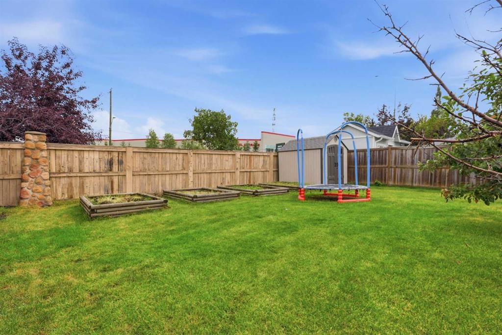 38 Chapman Close Se, Calgary, AB