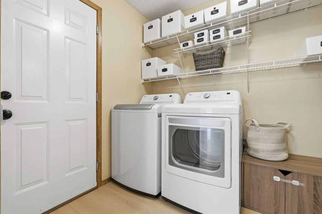 38 Chapman Close Se, Calgary, AB