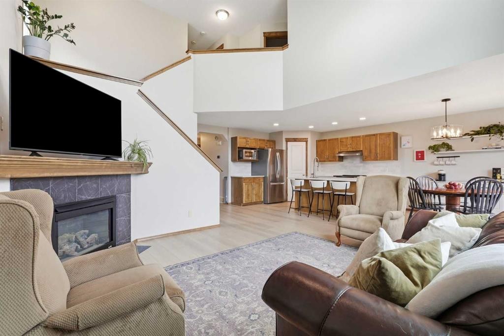 38 Chapman Close Se, Calgary, AB