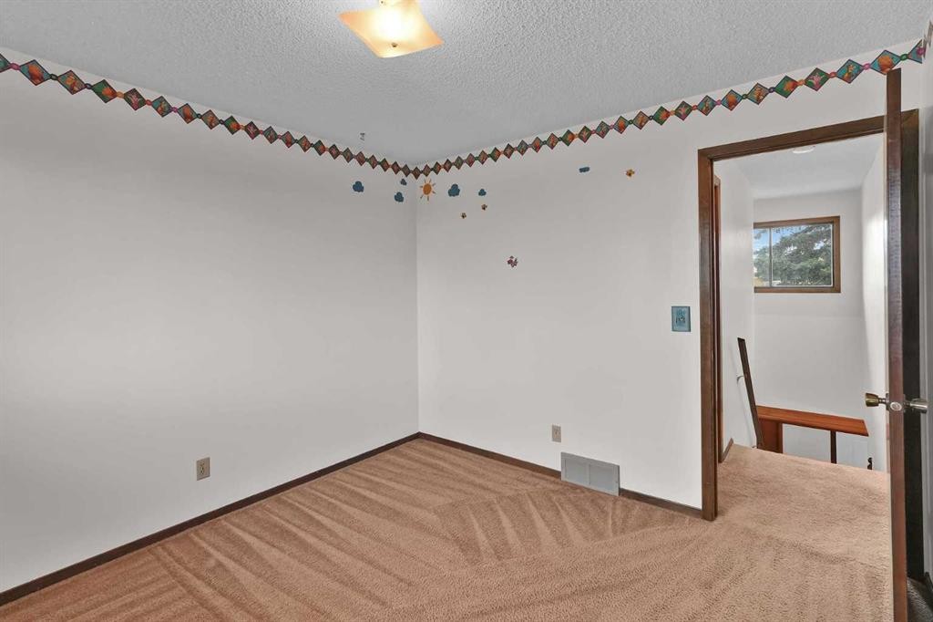 60 Beddington Drive Ne, Calgary, AB - Indoor Photo Showing Other Room