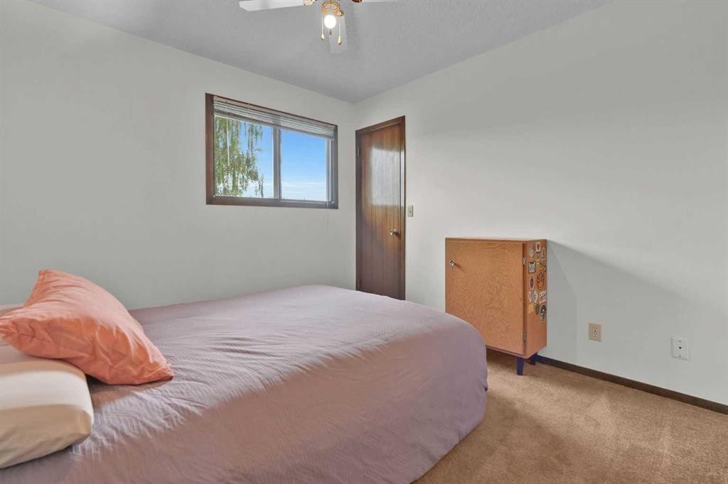 60 Beddington Drive Ne, Calgary, AB - Indoor Photo Showing Bedroom