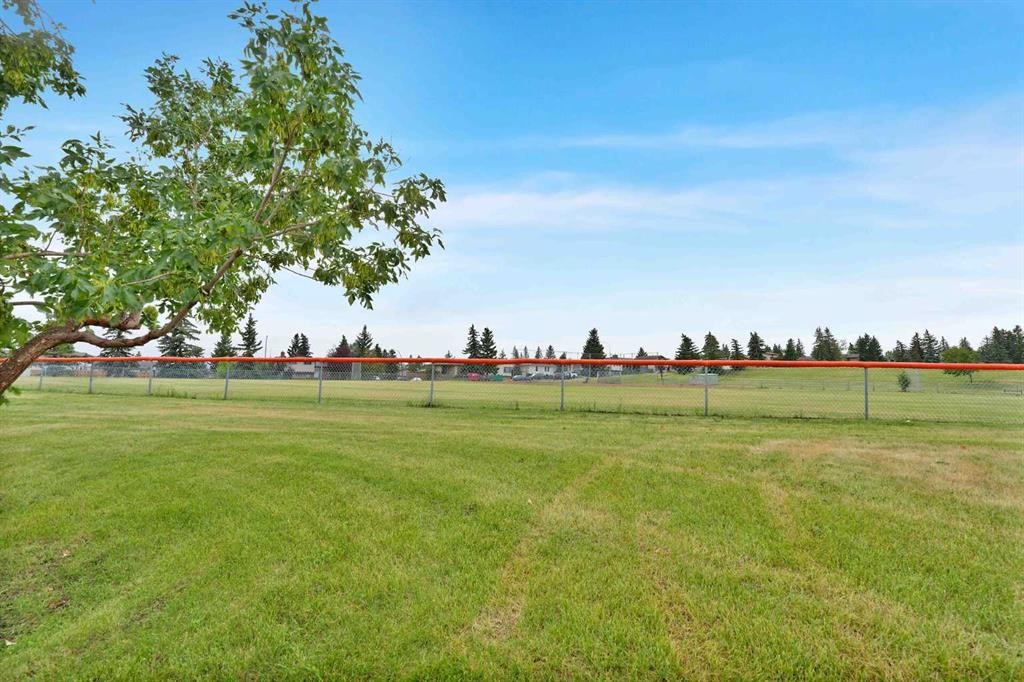 60 Beddington Drive Ne, Calgary, AB - Outdoor