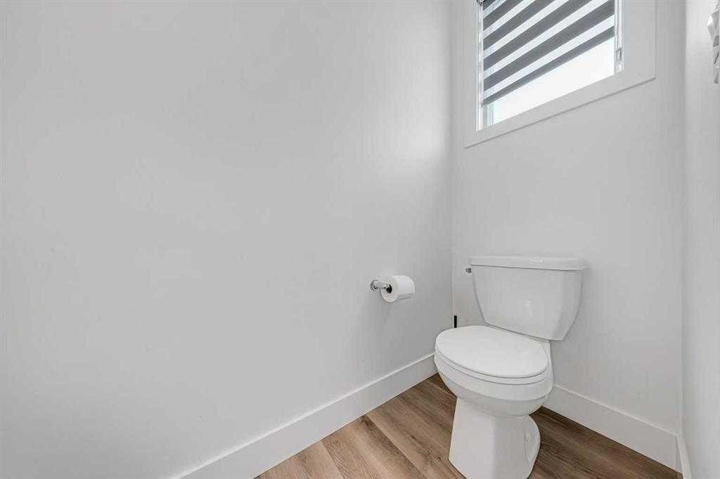 242 Carrington Gate Nw, Calgary, AB - Indoor Photo Showing Bathroom