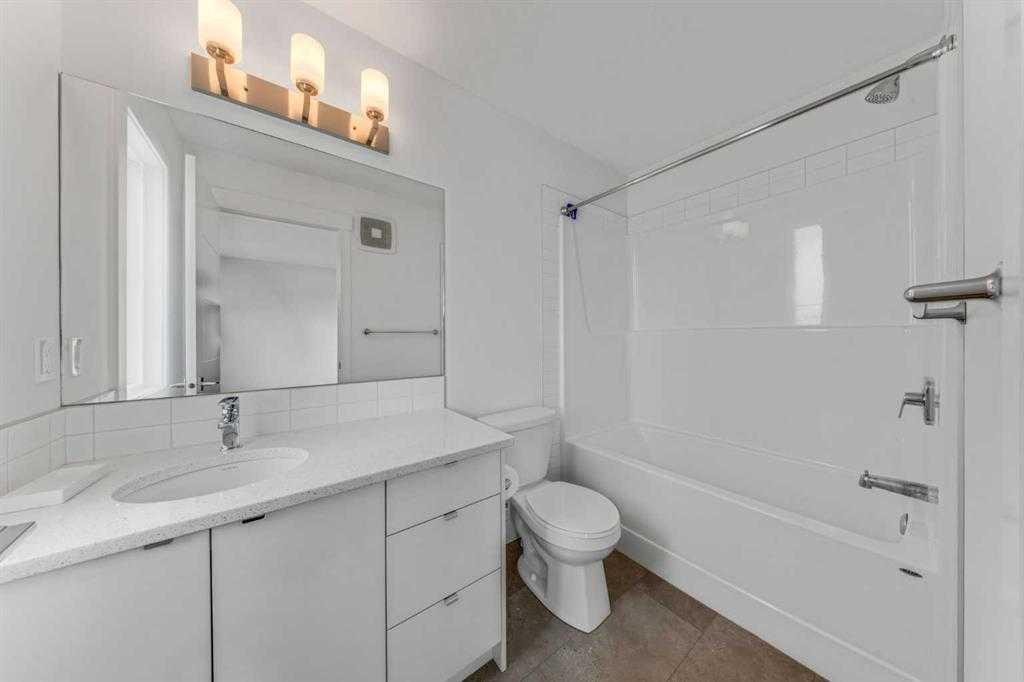 242 Carrington Gate Nw, Calgary, AB - Indoor Photo Showing Bathroom