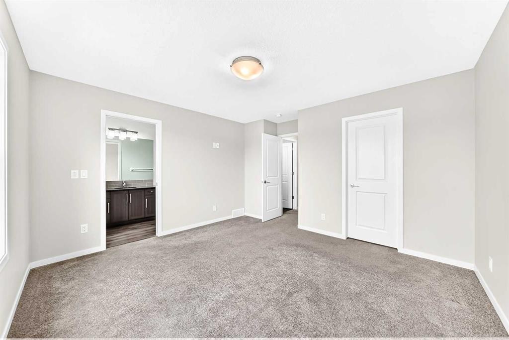 18 Willow Crescent, Okotoks, AB - Indoor Photo Showing Other Room