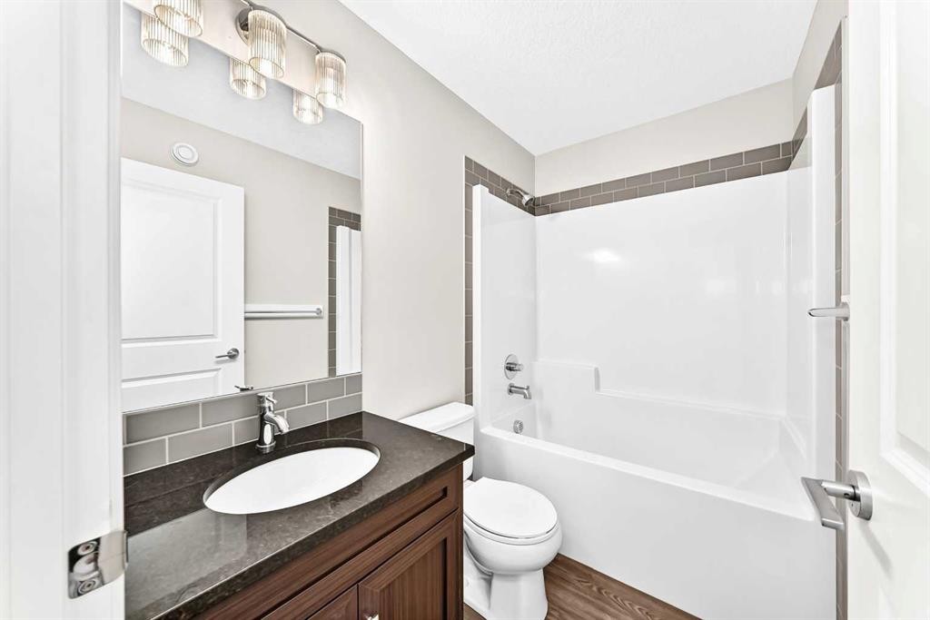18 Willow Crescent, Okotoks, AB - Indoor Photo Showing Bathroom