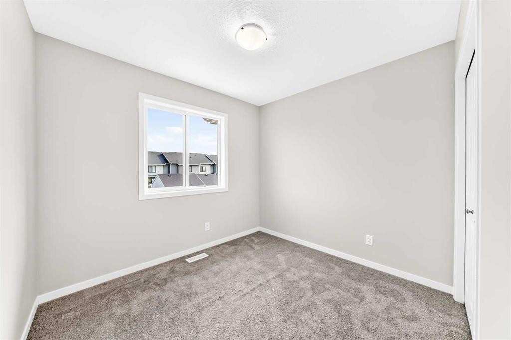 18 Willow Crescent, Okotoks, AB - Indoor Photo Showing Other Room