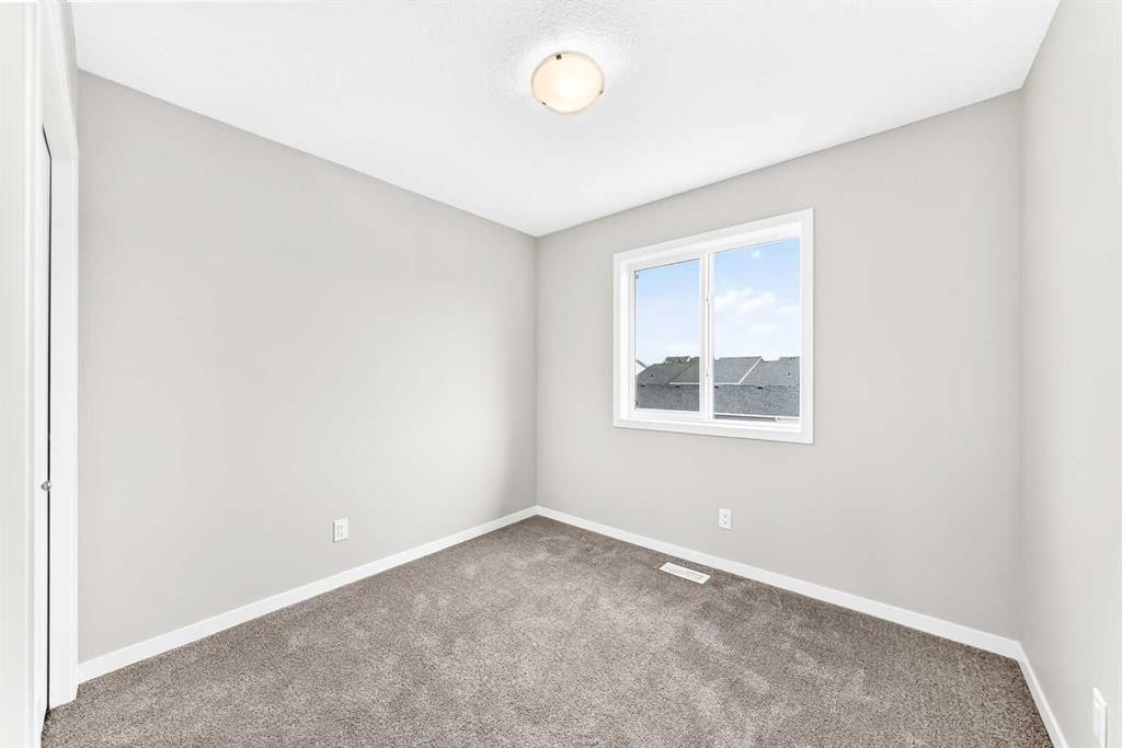 18 Willow Crescent, Okotoks, AB - Indoor Photo Showing Other Room