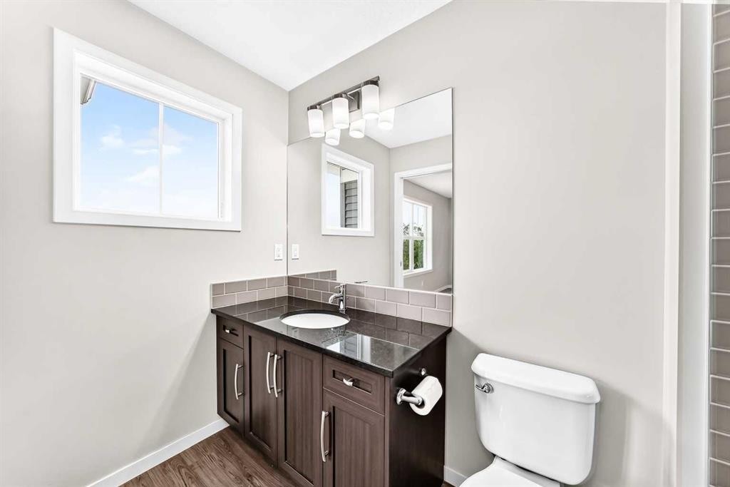 18 Willow Crescent, Okotoks, AB - Indoor Photo Showing Bathroom